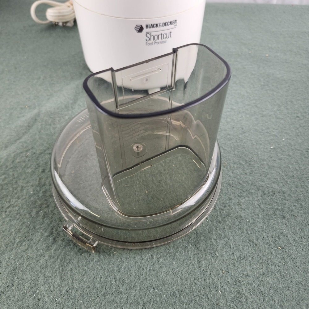 Vintage Black & Decker F1-CFP-10 Shortcut Food Processor Ivory - Tested - Picture 5 of 11